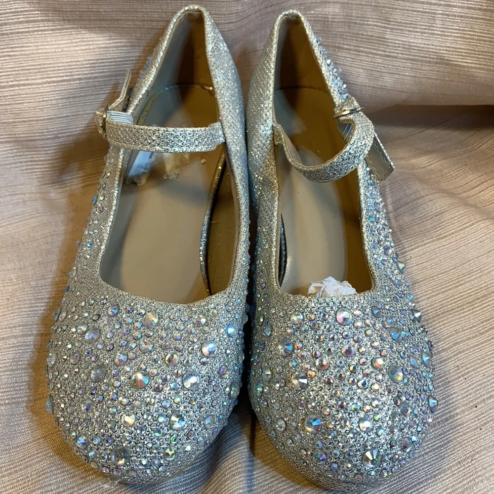 Link bedazzled dressy heels worn once for a weddin